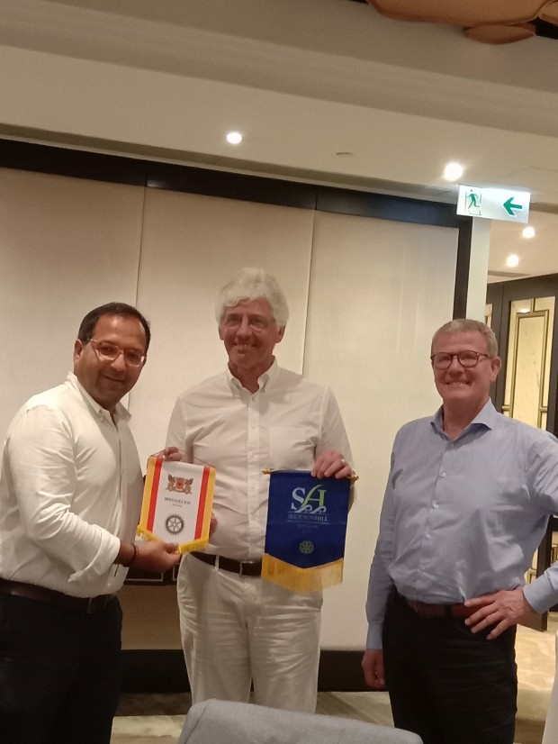 Kash exchanged flag with Frederik from Belgium